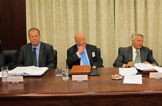 Pego, A La Izquierda; Mauro Varela En El Centro; Y Julio F. Gayoso A La Derecha