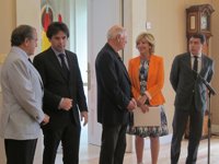 Aguirre destaca el PIB y el bilingüismo de Madrid y defiende que el proyecto se quede en España