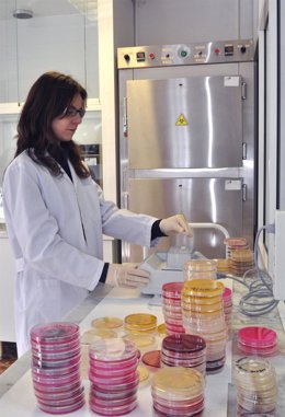 Investigadora En Laboratorio