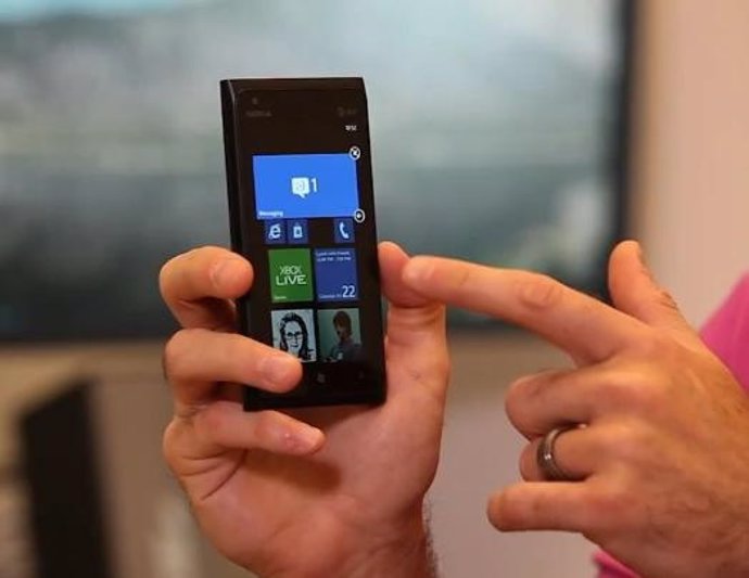 Nokia Lumia 900 Con Windows Phone 7.8