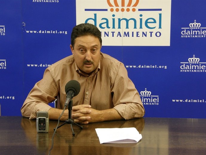 Gregorio Díaz Del Campo En Rueda De Prensa