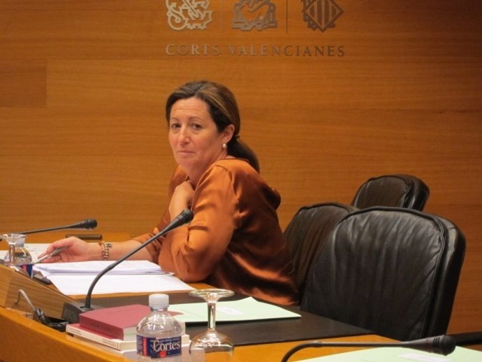 Maritina Hernández En La Comisión De Agricultura De Las Corts