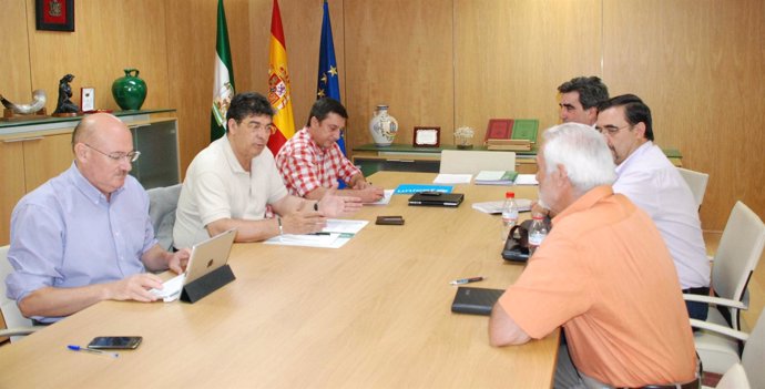 Diego Valderas Con La Asociación De Amistad Con El Pueblo Saharahui De Sevilla