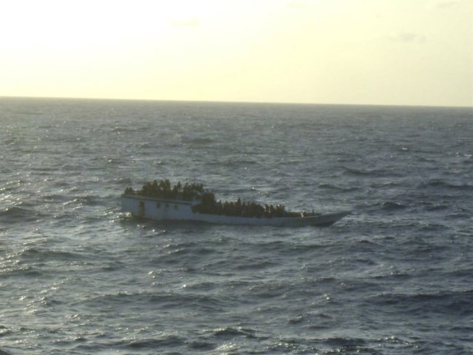 Embarcación Naufraga Cerca De Las Costas De La Isla De Christmas