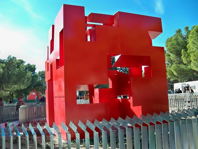Monumento Víctimas Franquismo En Torrero