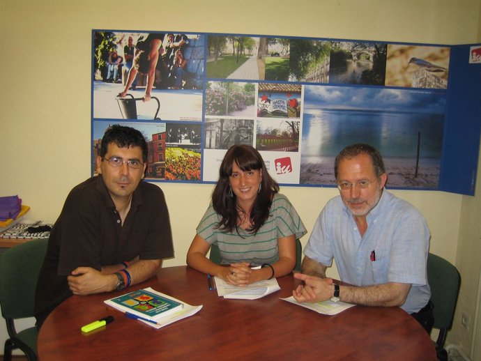 De Izq. A Drcha. Alberto Bustos, María Sánchez Y Manuel Saravia