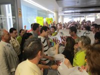 Urdangarin.- Tres centenares de funcionarios de Justicia protestan ante la sala donde el juez interroga a testigos