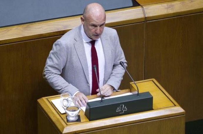 El Ararteko Iñigo Lamarca En El Parlamento Vasco