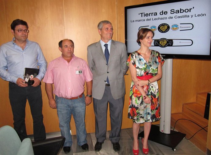 Presentación De Las Etiquetas De Lechazo Tierra De Sabor