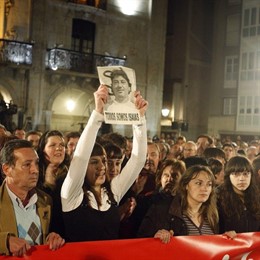 Sandra Carrasco en la manifestación de Mondragón por Isaías Carrasco, ETA