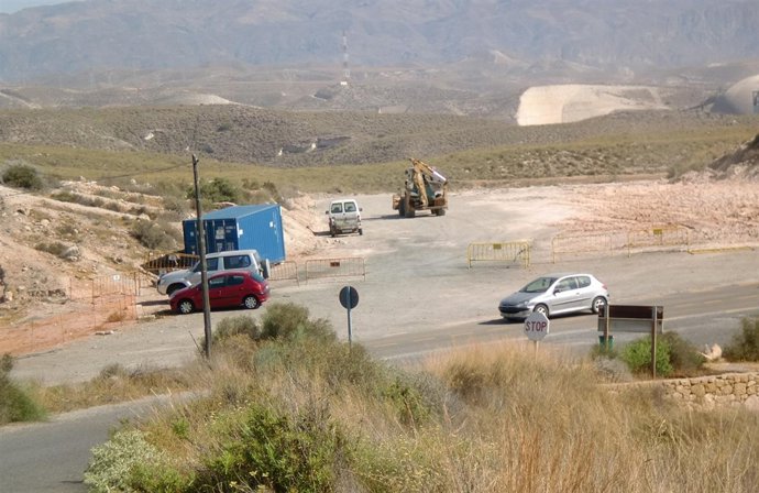 Aparcamiento De La Playa De Los Muertos. Carboneras 