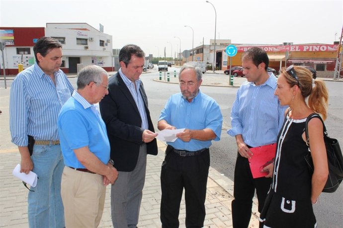 Encuentro De Espadas En El Polígono Industrial El Pino