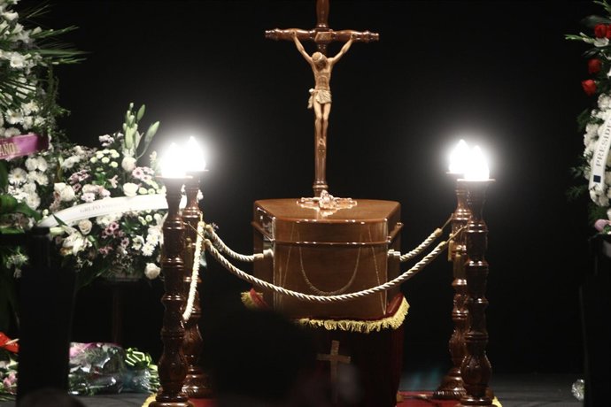 Capilla Ardiente De Gustavo Pérez-Puig