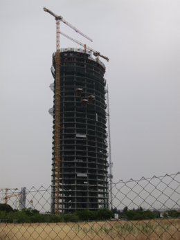 Avanza La Construcción De La Torre Pelli.