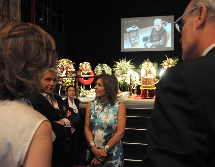 Botella Visita La Capilla Ardiente De Pérez-Puig