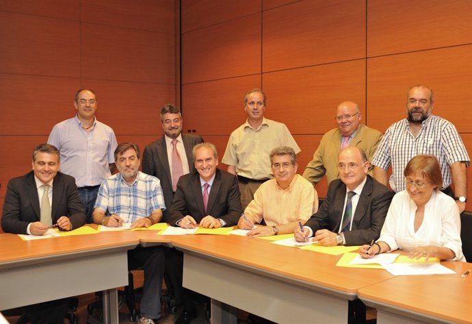 Representantes De Popular Y Pastor Y De Las Organizaciones Sindicales