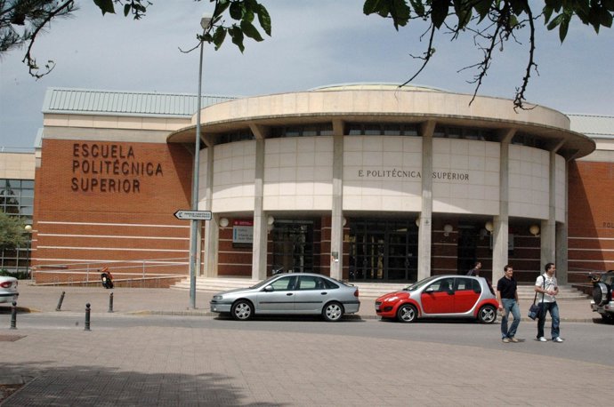 Fachada De La Universidad 