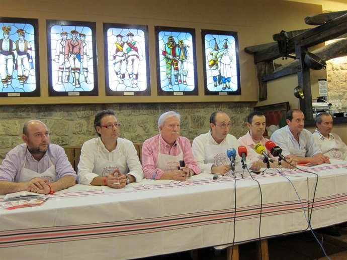 Junta Directiva De La Sociedad Gastronómica Napardi.