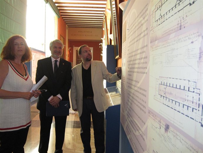 Alicia Sánchez, José Manuel Larqué Y Bizén Fuster En La Muestra Sobre La DPZ