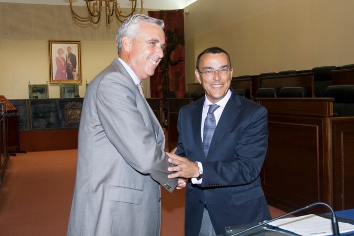 El Presidente De Los Hoteleros De Huelva, José Manuel Díaz, E Ignacio Caraballo.