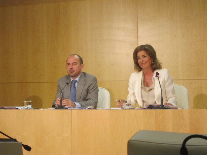 Miguel Ángel Villanueva Y Ana Botella En Rueda De Prensa