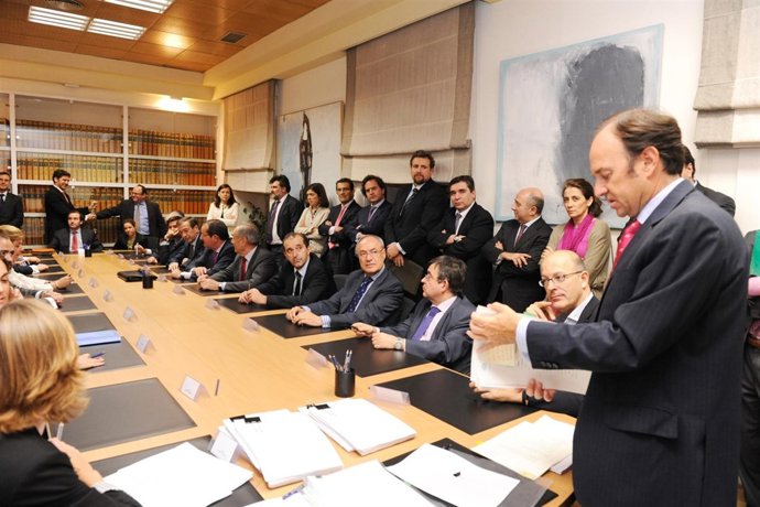 Firma De Avales Para El AVE La Meca-Medina                      