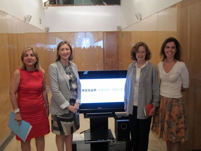 Rosina Gómez Baeza Y Lydia Ibarra En La Presentación De Foro Sur