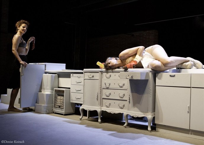 Una escena de la obra 'Pallarina, poeta i puta', de Magda Puyo