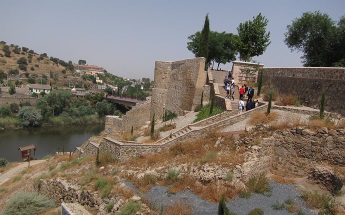 Muralla Puente San Martin