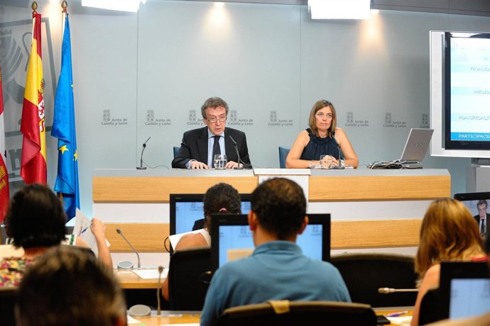 De Santiago-Juárez Y Marcos Tras El Consejo De Gobierno