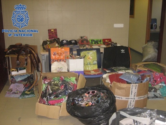 Efectos Intervenidos Por La Policía En Abastos.