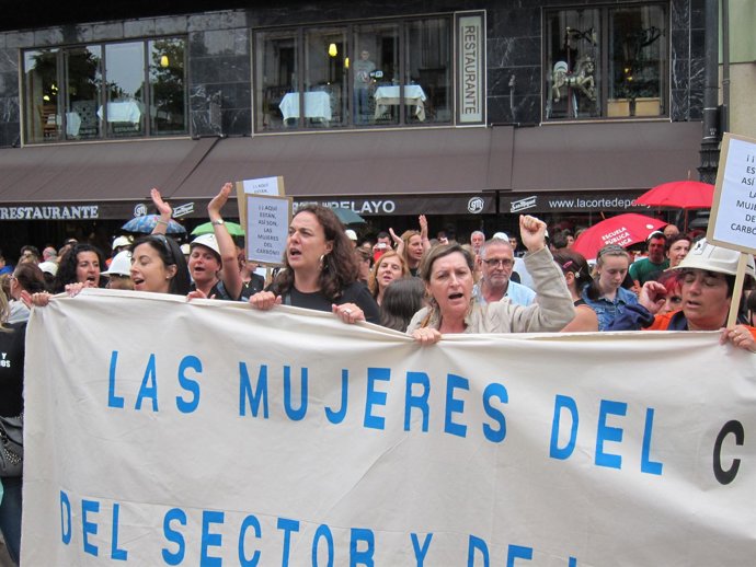 Mujeres De Los Mineros