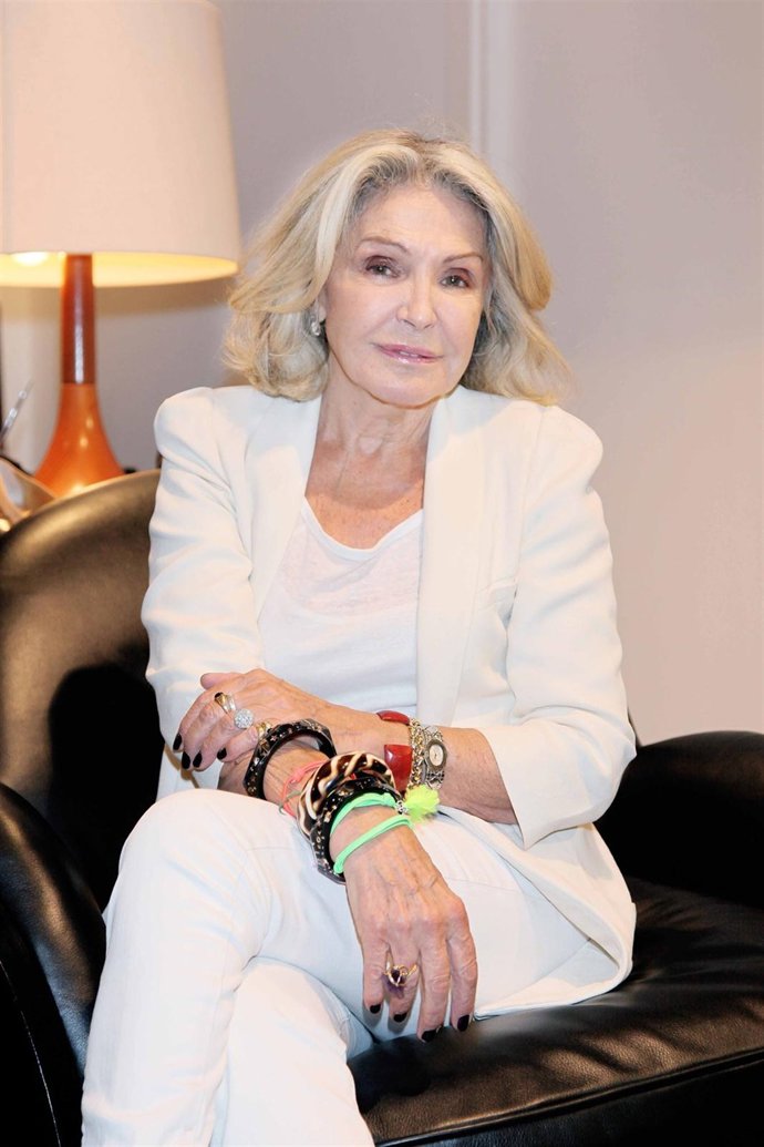 Posado de Beatriz de Orléans 