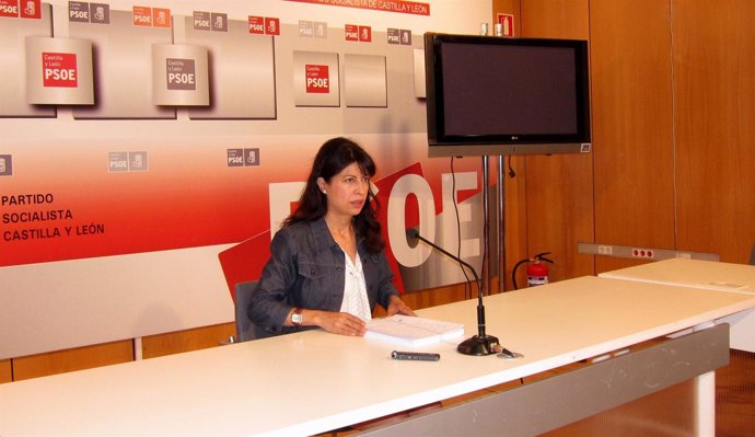 Ana Redondo Ofrece Una Rueda De Prensa En La Sede Del PSOE De Cyl.