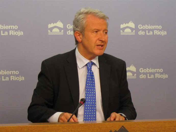 Emilio Del Río, Durante La Rueda De Prensa Del Consejo De Gobierno