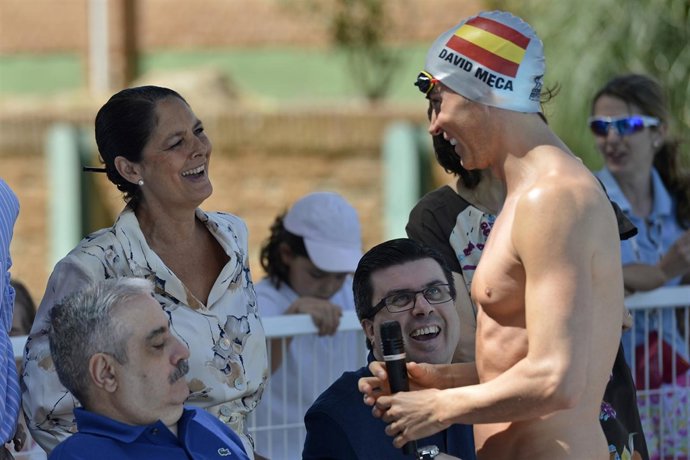 El Nadador David Meca En La Presentación 'Bañate Seguro'