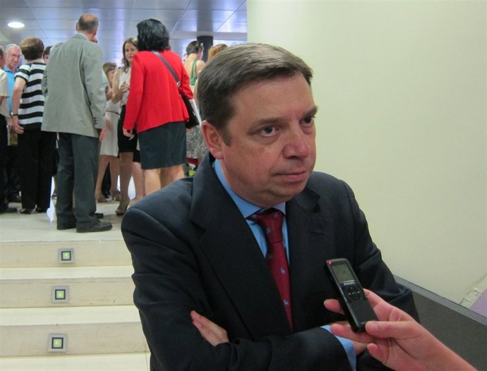 El Consejero De Agricultura, Pesca Y Medio Ambiente Andaluz, Luis Planas, 