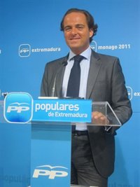 El PP asegura que "ningún" extremeño se quedará "fuera" del sistema público sanitario y pide "prudencia" a Vara