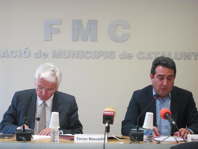 El Conseller F.Mascarell Y El Pte De La FMC, M.Bustos