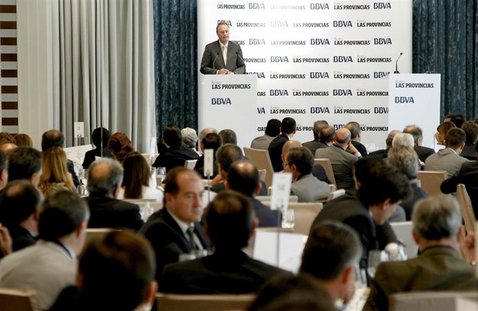 Fabra Durante Su Intervención En El Coloquio