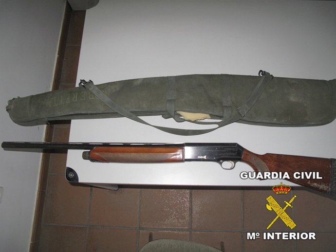 Escopetas De Los Tres "Furtivos" Sorprendidos En Doñana. 