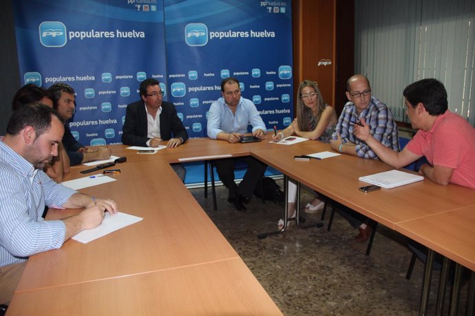 Reunión De Dirigentes Del PP De Huelva Sobre Turismo. 