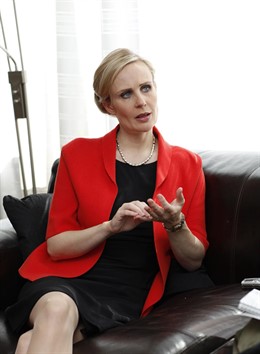 Thora Arnorsdottir, Candidata En Las Elecciones En Islandia