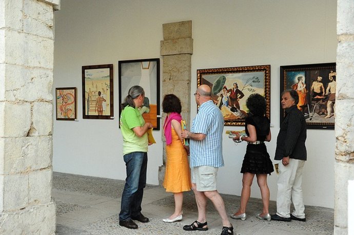 Exposición 'Dalí Y Gala En El Parlamento'