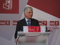 Pérez apuesta por equilibrar la tarea de gobierno del PSC-PSOE con el crecimiento del partido