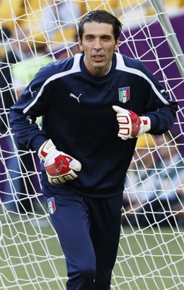 Gianluigi Buffon En El Entreno De Italia Previo A La Final