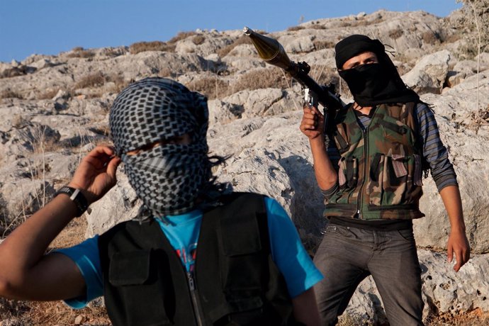 Rebeldes Miembros Del Ejército Libre Sirio En Algún Lugar De Siria