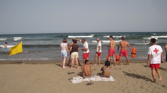 Socorristas De Cruz Roja