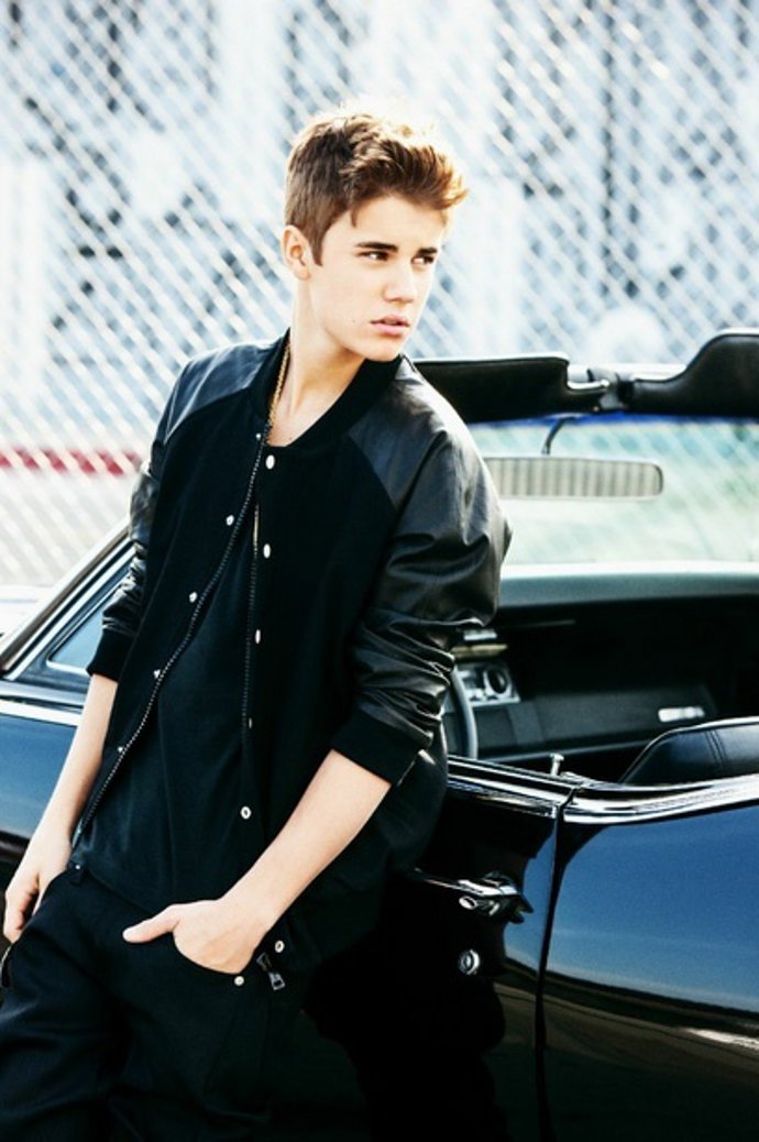 JUSTIN BIEBER