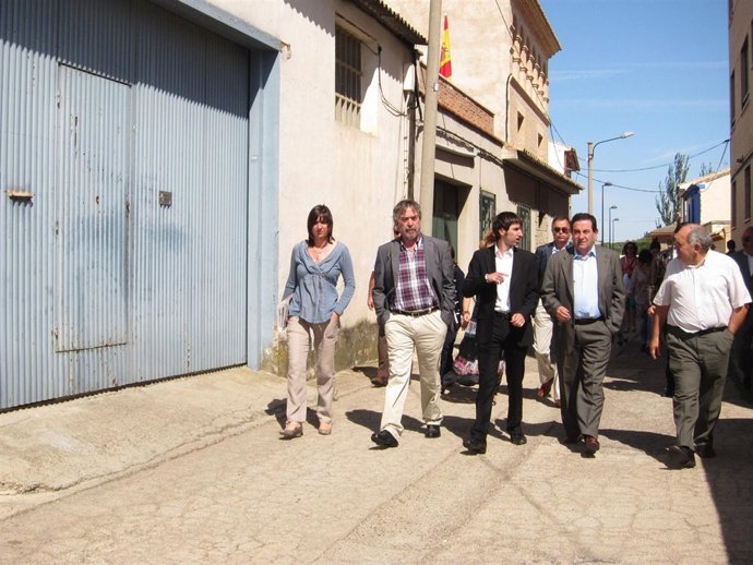 Belloch Ha Visitado Este Lunes El Barrio Rural De San Juan De Mozarrifar